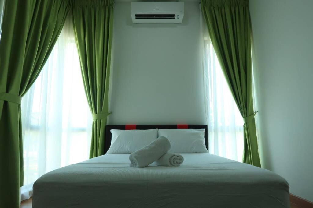 Promo Private Luxurious Nilai Vacation Home Zewnętrze zdjęcie
