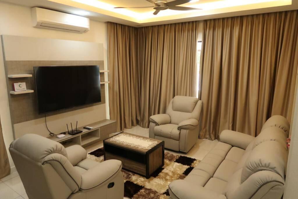 Promo Private Luxurious Nilai Vacation Home Zewnętrze zdjęcie